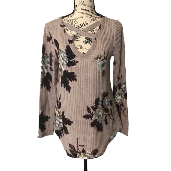 24/7 Maurices Floral Strappy Neck Waffle Thermal Long Sleeve Top Sweater… - Picture 2 of 7